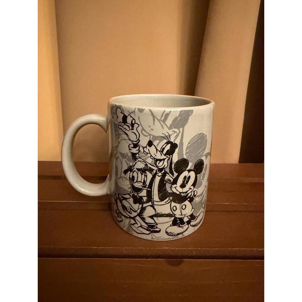 Disney‎ Coffee Mug w/ Mickey,Donald & Goofy by Jerry Leigh